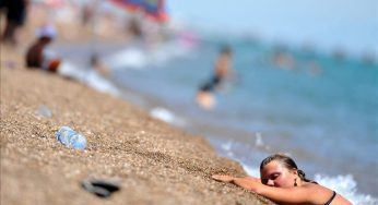Güneşlenme Tehlikesi: Bronz Ten Uğruna Cilt Kanseri Riski Artıyor